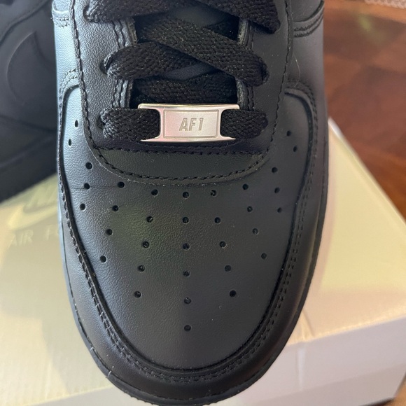 MEN'S NIKE AIR FORCE 1 LOW CASUAL SHOES - Picture 8 of 10